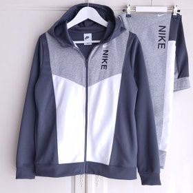 Photo Ensemble de jogging Nike 158/170 cm